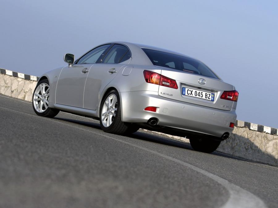  Lexus IS250 2005 года  (EU) (фото 15 из 30)